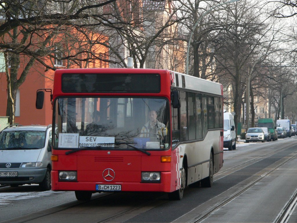 B-CM 1223 der Magasch GmbH am 29.1.2012 in Berlin, Ehrlichstrae. S3-Ersatzverkehr