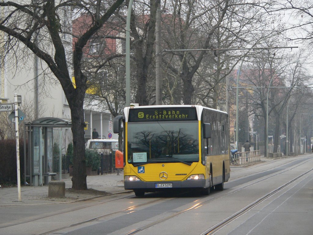 B-EX 5370 von BEX Berlin, Typ Mercedes Benz Citaro am 28.1.2012 als S-Bahn-Ersatzverkehr auf der Linie S3 eingesetzt. Grund sind vorbereitende Baumanahmen an der Karlshorster Eisenbahnbrcke, die im Laufe des Jahres gegen eine neue ausgetauscht werden soll. Ehrlichstrae, Berlin
