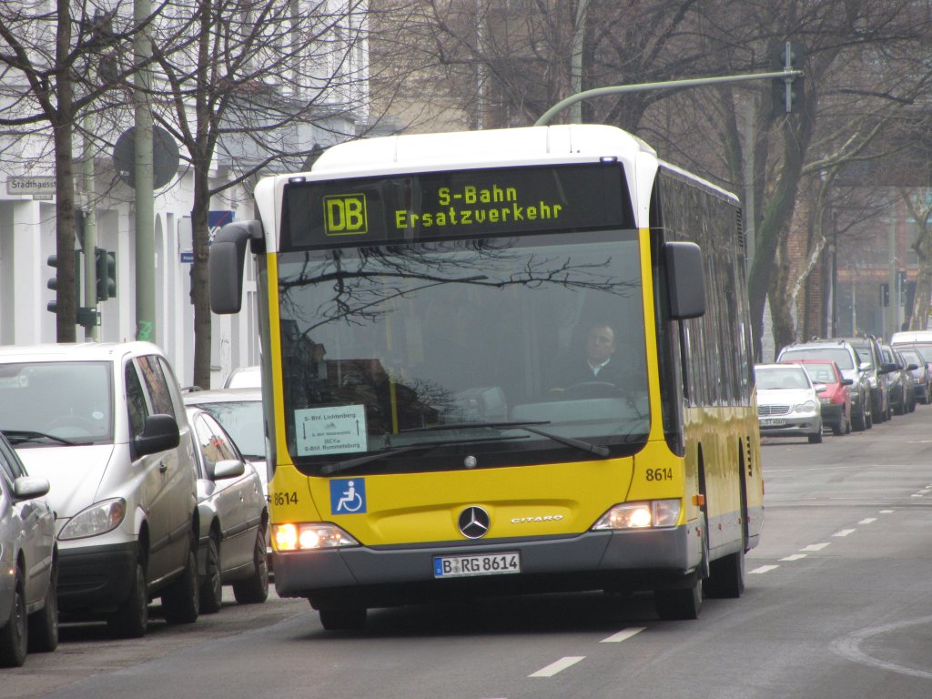 B-RG 8614 (Fa. Hartmann) als Schienenersatz-Bus nach Rummelsburg. 18.2.2012, Berlin