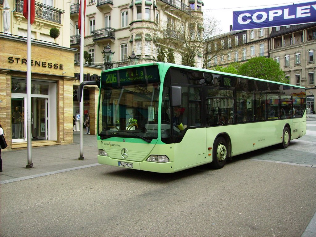 BAD-ME 74 der BBL hat am 10.04.2012 auf der Linie 206 Dienst und ist am Leopoldsplatz gerade auf dem Weg nach Balg.