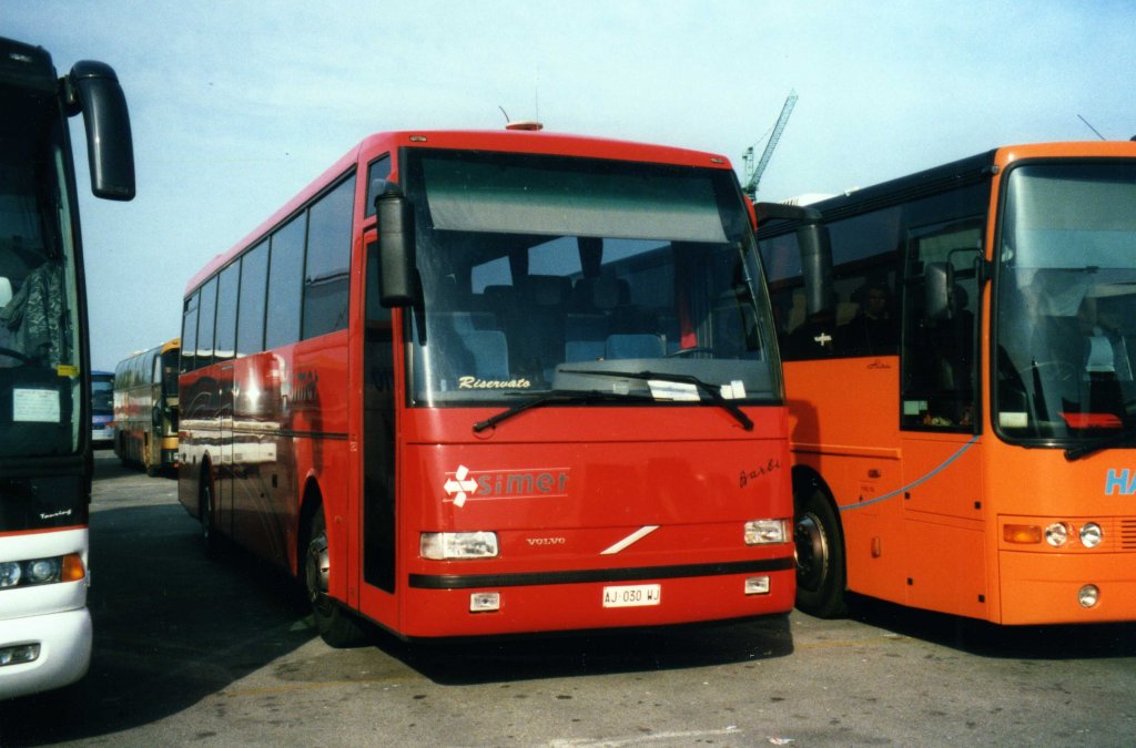 Barbi Reisebus am Busparkplatz in Venedig