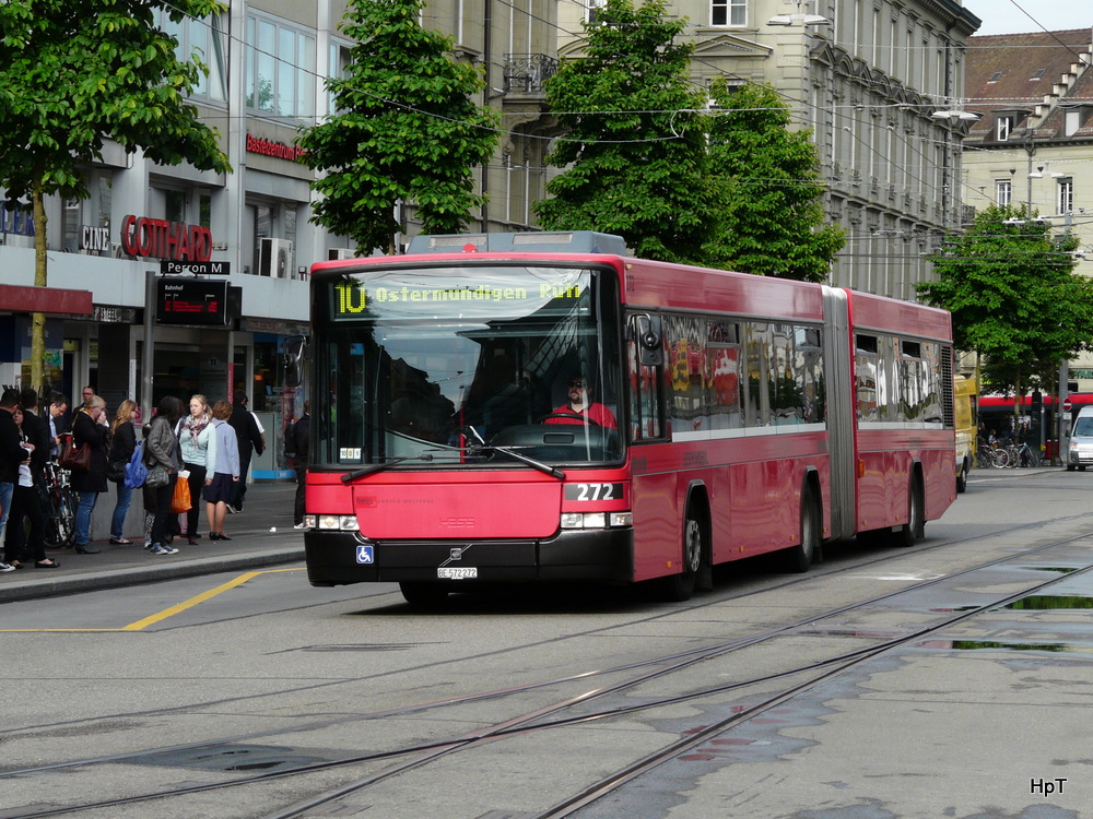 Bern Mobil - Volvo-B7L-Hess  Nr.272  BE  572272 unterwegs auf der Linie 10 in Bern am 25.06.2013