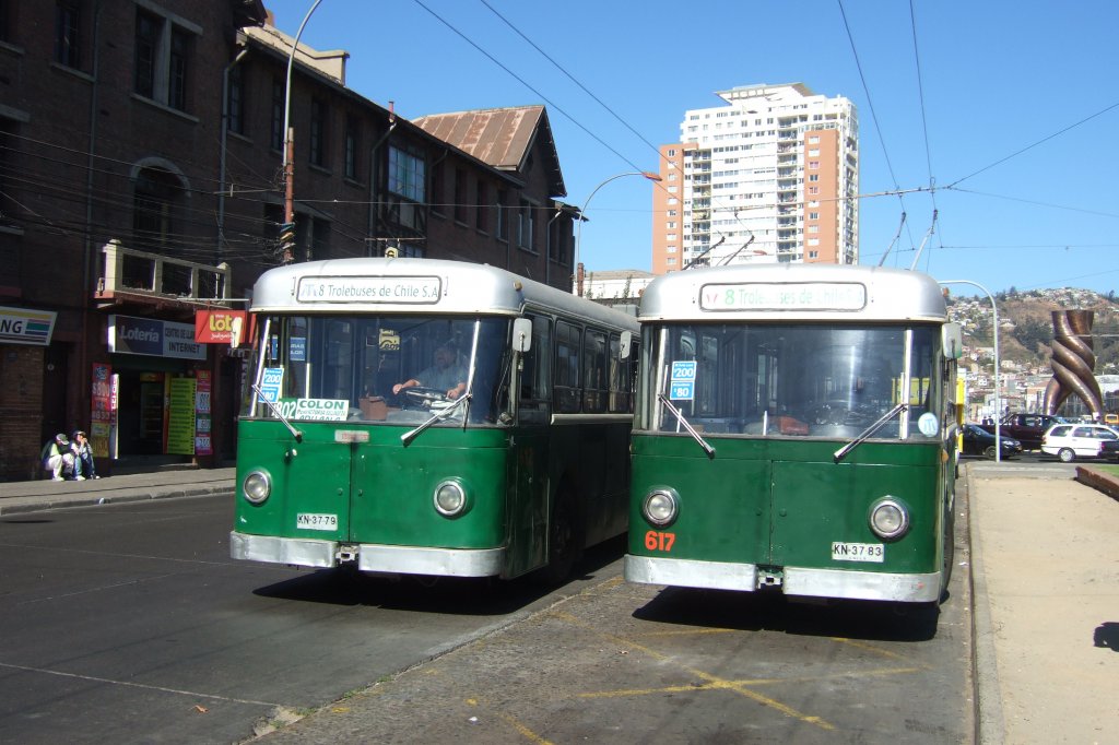 Berna-SWS-SAAS 4 GTP (ex-TPG) #612 und 617 am Trolleybus Station, Av. Argentina, Valparaso.