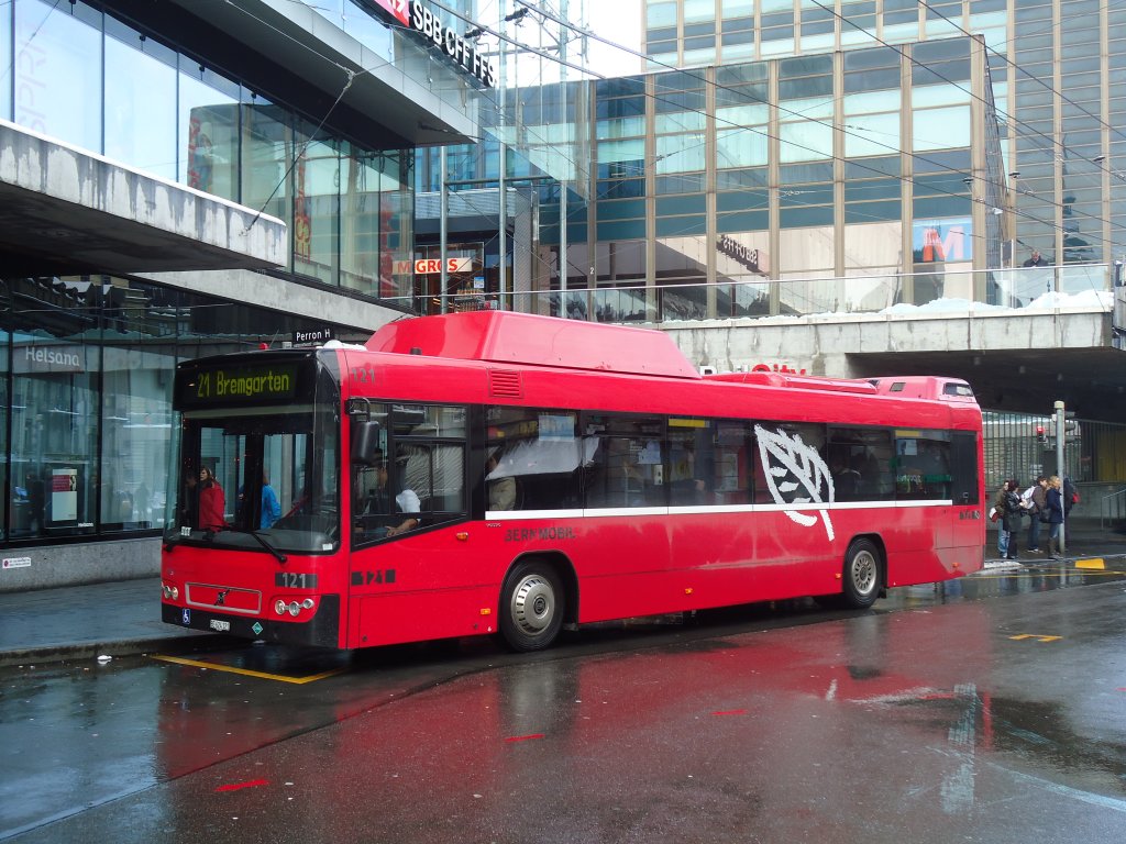 Bernmobil, Bern Nr. 121/BE 624'121 Volvo am 29. November 2010 Bern, Bahnhof