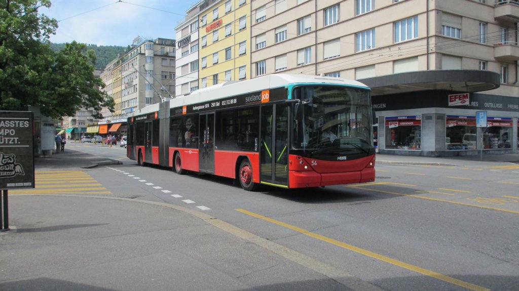 Bild vom 25.5.2012: Swisstrolley3, VB 54, beim Bahnhof Biel.