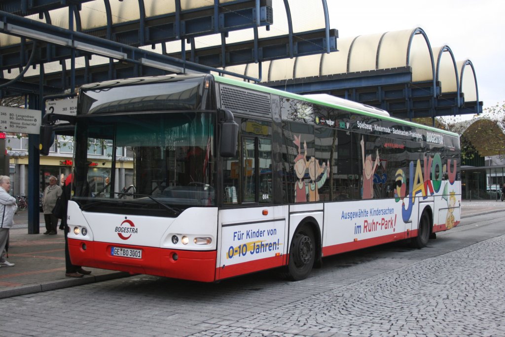 BOGE 0114 (GE BO 3001) mit Werbung fr Jako.u.
Aufgenommen am HBF Bochum am 29.11.2009.