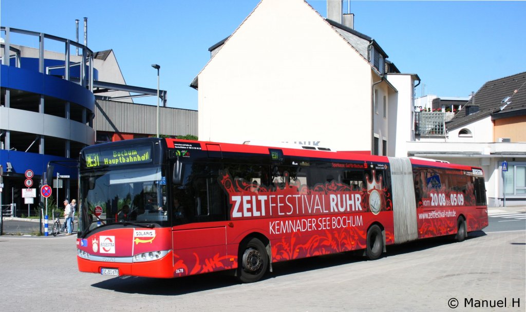 Bogestra 0678 (GE BO 678) mit Werbung fr das Zeltfestival Ruhr.
Aufgenommen am ZOB Hattingen, 6.9.2010.