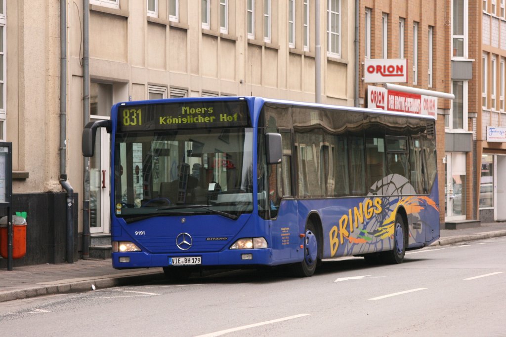 Brings 9191 (VIE BH 179) mit der Linie 831.
Aufgenommen auf der Augustastr. in Moers,20.2.2010.