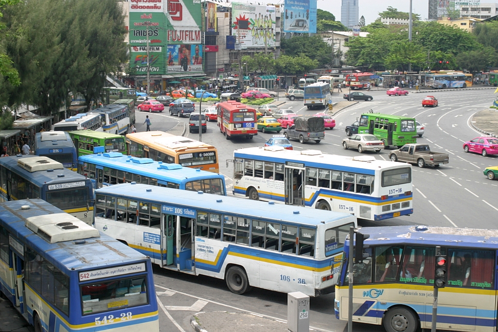 Bus-Station beim Victory Monument in Bangkok am 22.Mai 2007.