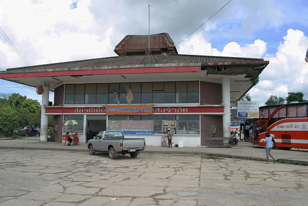 Bus Terminal Krabi am 06.Juni 2007.