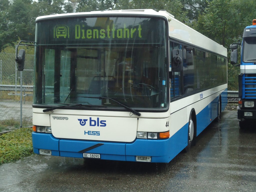 Busland, Burgdorf - Nr. 44/BE 18'090 - Volvo/Hess (ex VBL Luzern Nr. 62) am 1. September 2012 in Langnau, Garage