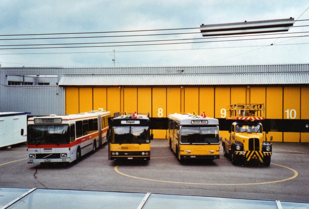 Bustag 2010 in Schaffhausen: SB Schaffhausen Nr. 9/SH 12'509 Volvo/Hess; Ruklic, Schaffhausen SH 39'570 Scania/FHS; Wanner, Schleitheim SH 58'045 Saurer/Hess SH; VBSH Schaffhausen Nr. 90/SH 38'090 Saurer Turmwagen