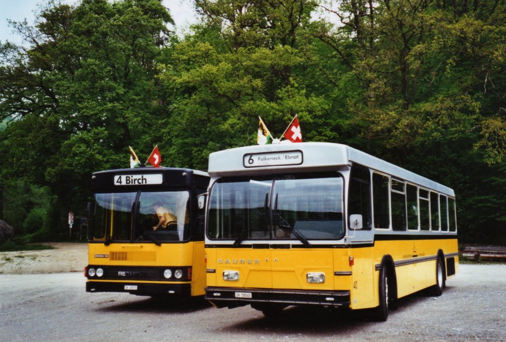 Bustag 2010 in Schaffhausen: Wanner, Schleitheim SH 58'045 Saurer/Hess SH und Ruklic, Schaffhausen SH 39'570 Scania/FHS am 16. Mai 2010 Schaffhausen, Solenberg