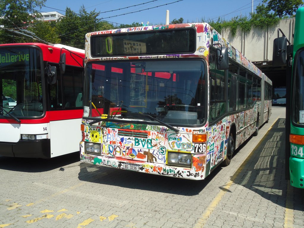 BVB Basel (TL Lausanne Nr. 641) - Nr. 736/BS 3236 - Mercedes O 405GN (ex Deutschland) am 12. Juli 2011 in Lausanne, Dpt Borde (wurde durch Kinder angemalt!)