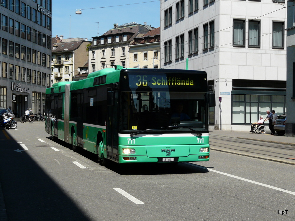 BVB - MAN Nr.  771  BS 3271 unterwegs auf der Linie 36 am 24.05.2010