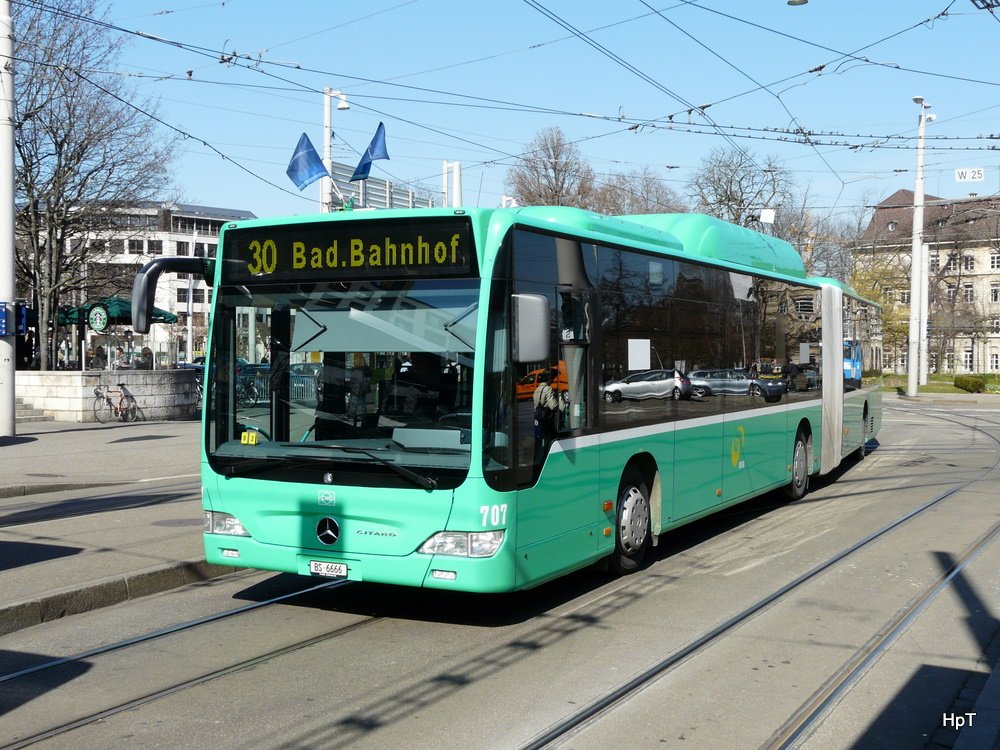 BVB - Mercedes Citaro  Nr.707  BS 6666 unterwegs auf der Linie 30 am 19.03.2010