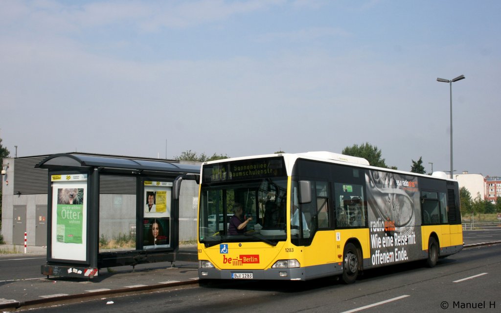 BVG 1283 (B V 1283) mit TB fr Radio Eins.
Berlin HBF, 9.8.2010.