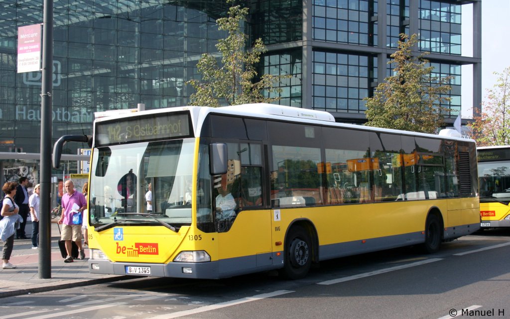 BVG 1305 (B V 1305).
Berlin HBF, 9.8.2010.