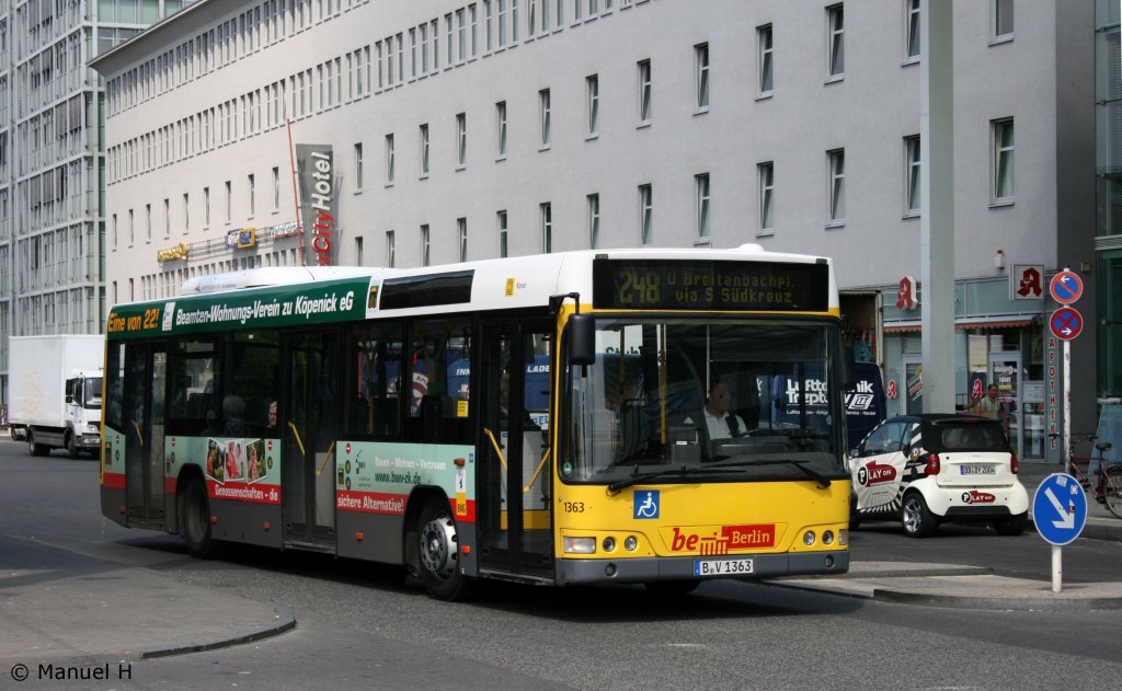BVG 1363 (B V 1363) fhrt mit Werbung fr den Beamten Wohnungs Verein.
Berlin Ostbahnhof, 9.8.2010.