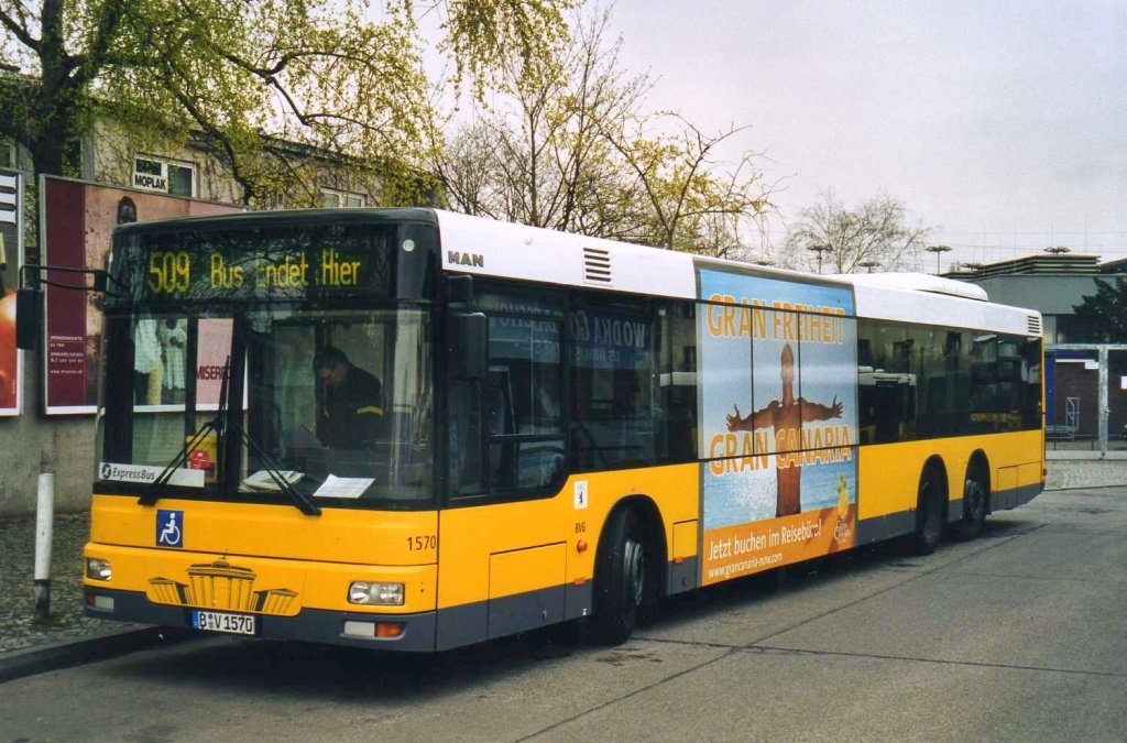 BVG 1570, ein MAN NL313, aufgenommen im April 2002 auf dem Abstellplatz  Hertzallee in Berlin.