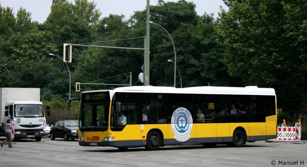 BVG 2152 (B V 2152).
Berlin Treptow, 9.8.2010.