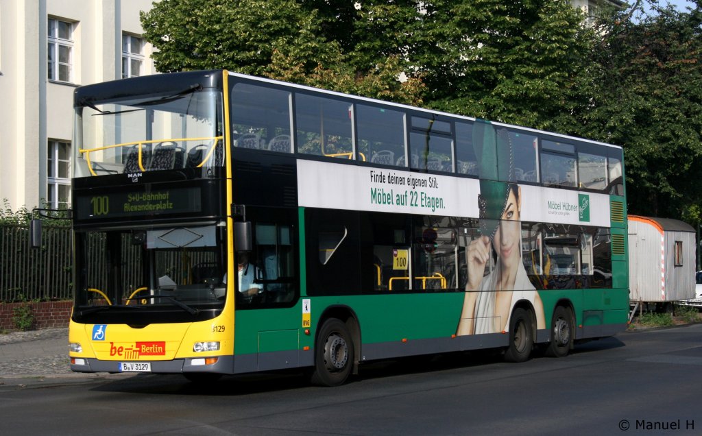 BVG 3129 (B V 3129).
Der Bus fhrt mit Werbung fr Mbel Hbner.
Berlin Zoo Bahnhof, 9.8.2010.