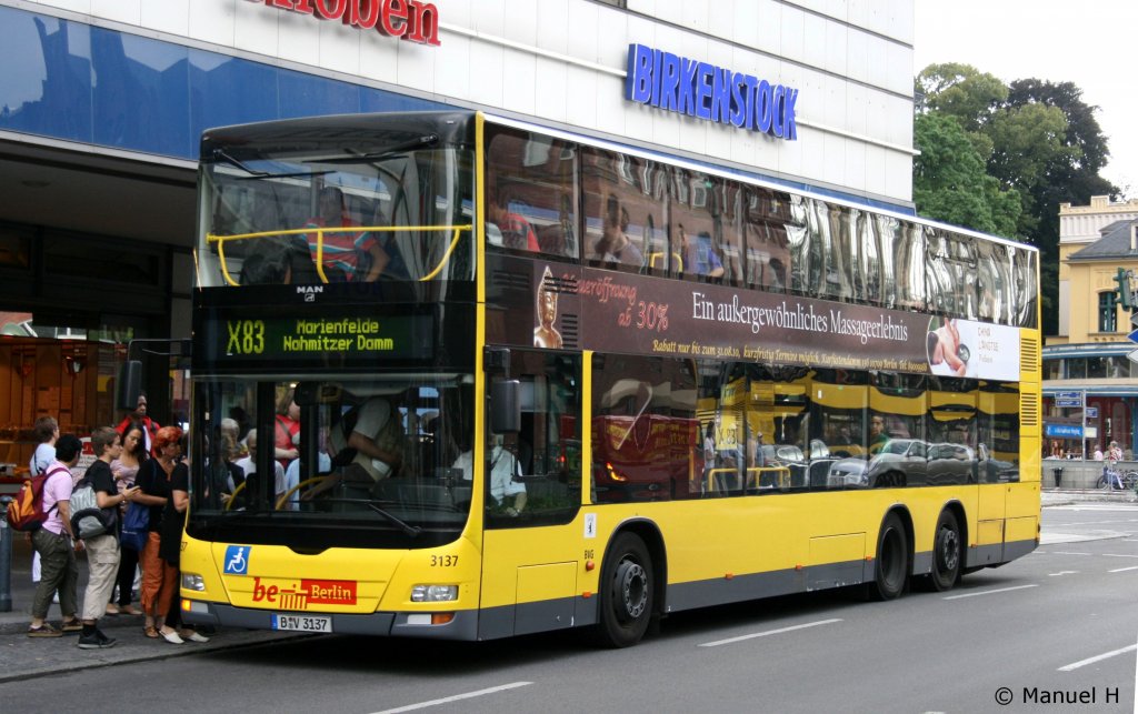 BVG 3137 (B V 3137).
Berlin Steglitz, 9.8.2010.