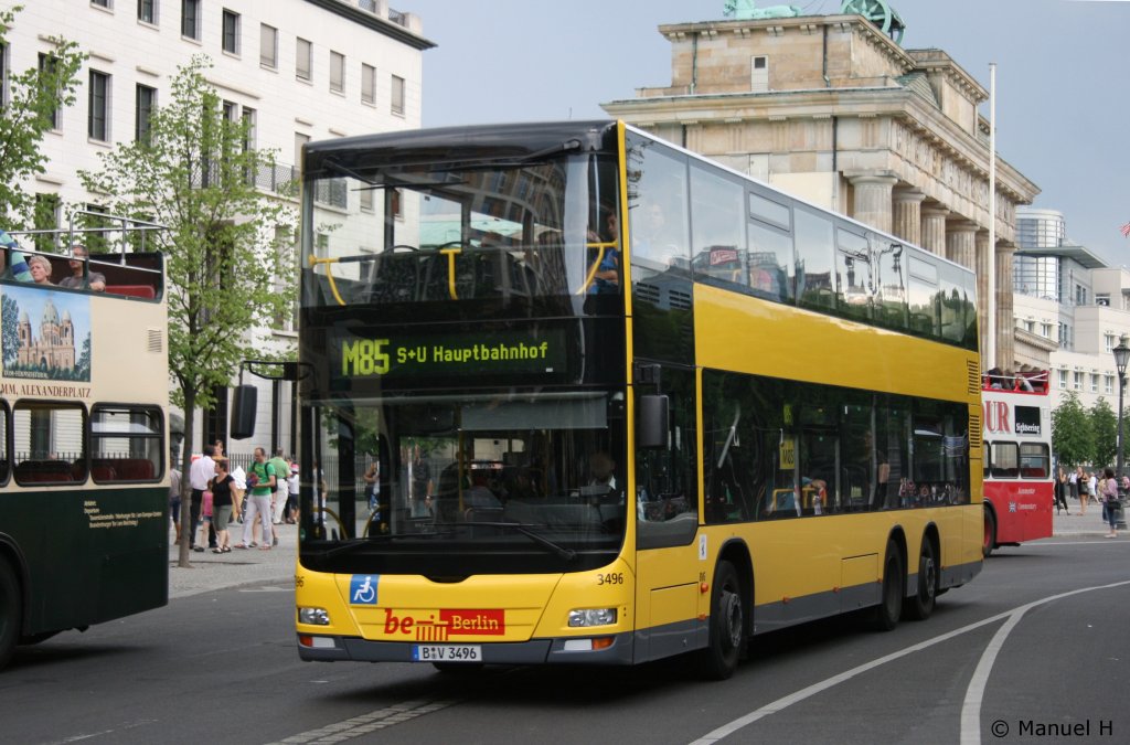 BVG 3496 (B V 3496).
Berlin Brandenburger Tor, 9.8.2010.