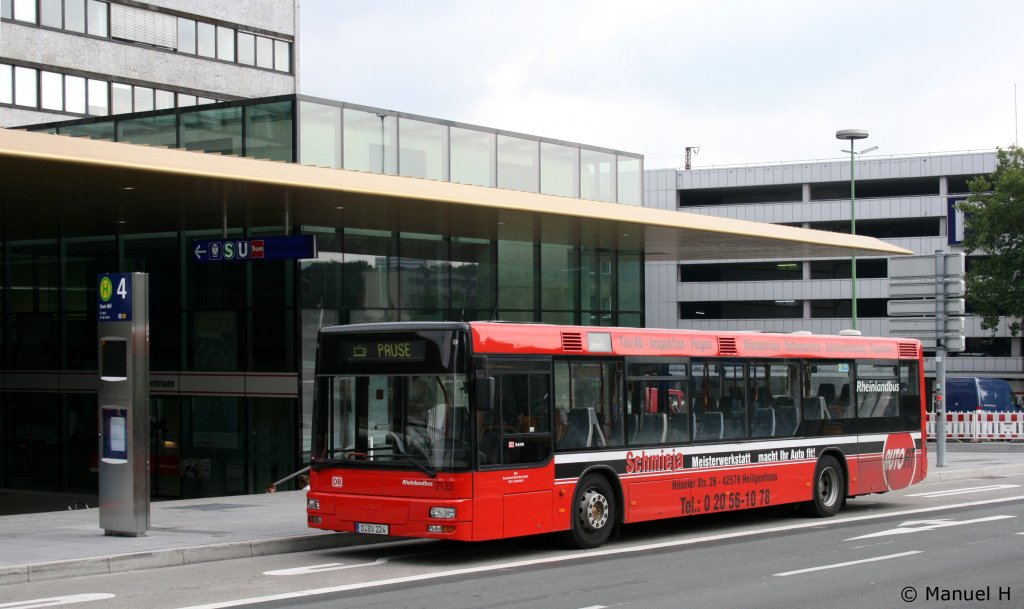 BVR 2133 (D BV 224).
Der Wagen macht Werbung fr AutoFit.
Essen HBF, 29.7.2010.