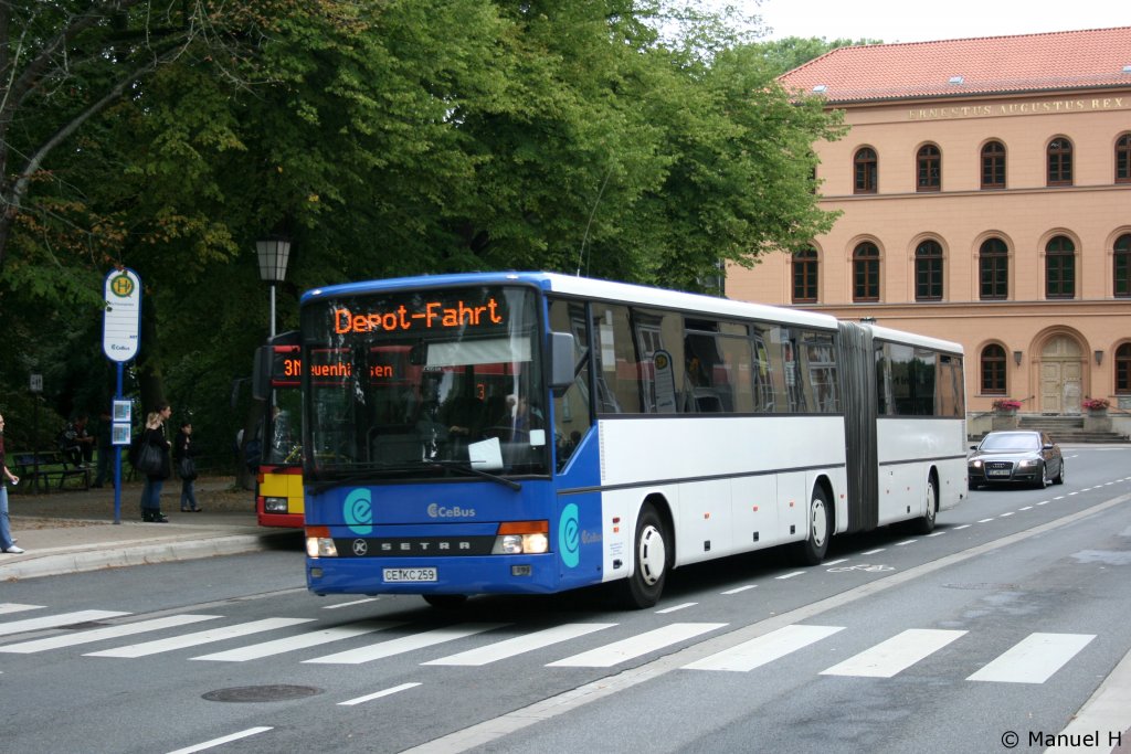 CeBus (CE KC 259).
Aufgenommen am 16.8.2010,Celle Schloplatz.