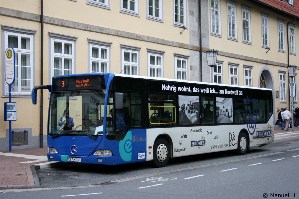 CeBus (CE KC 69) am 16.8.2010 aufgenommen am Schloplatz Celle.
Der bus wirbt fr Euronics.