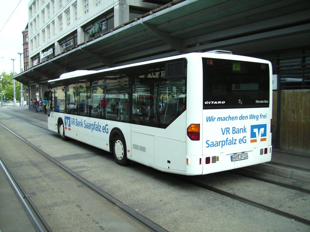 Citaro Bus. Die Aufnahme des Foto war am 06.07.2010 in Saarbrcken am Hauptbahnhof.