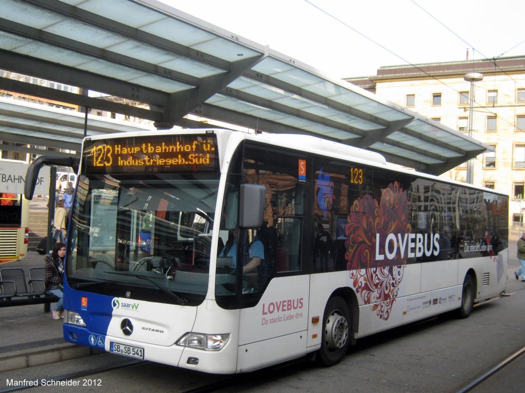 Citaro Bus von Saarbahn und Bus am Saarbrcker Hauptbahnhof. Das Foto habe ich im Mrz 2012 gemacht.
