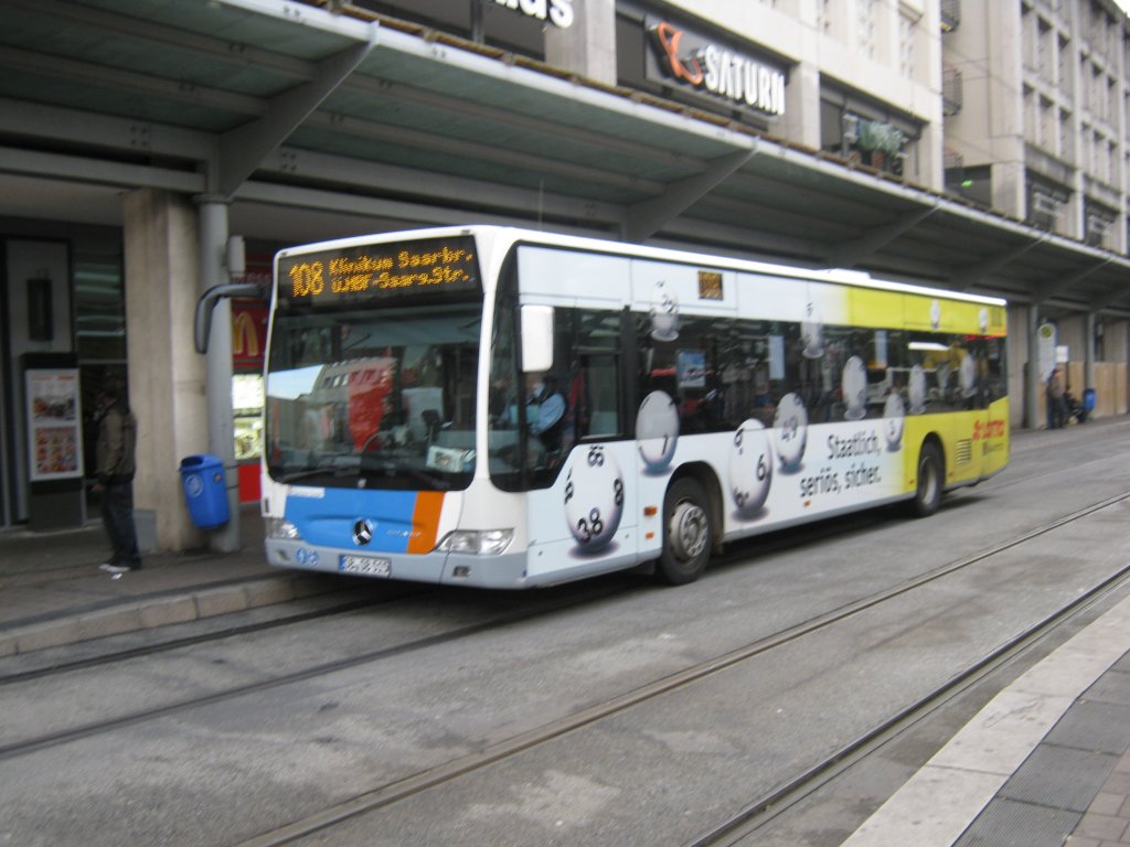 Citaro Bus von Saarbahn und Bus an der Haltestelle Saarbrcken Hauptbahnhof. Das Bild habe ich am 02.10.2010 gemacht.