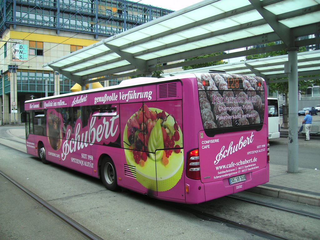 Citaro Bus.Die Aufnahme des Foto war am 12.07.2010 in Saarbrcken am Hauptbahnhof.