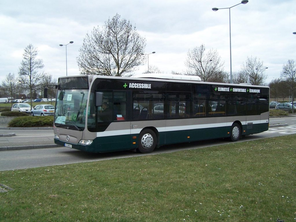 Citaro II, Wagen Nr 749 des Unternehmen Kunegel, ist ein ehem. bus aus St-Avold. Haltestelle Baggersee am 11/03/11.