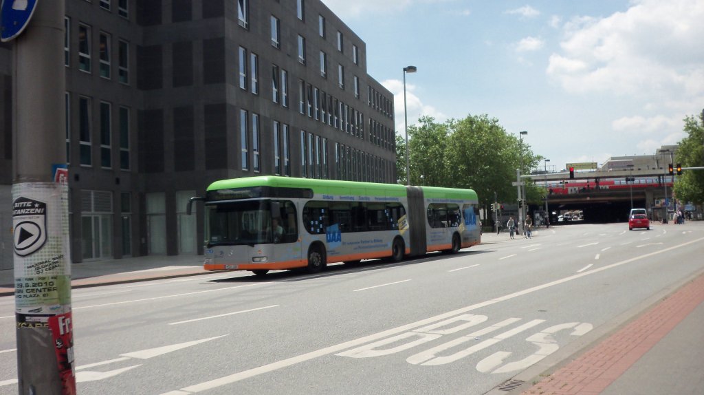 Citaro Irvine am Hannover/ZOB, am 14.06.2010,