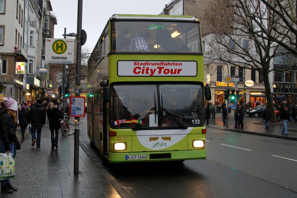 Citytour Kln in Aachen mit MAN Doppelstockbus am 11.12 2010 in Aachen.