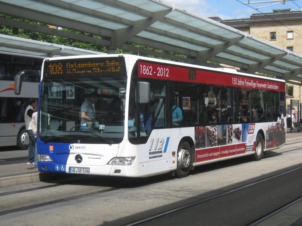 Das Bild zeigt einen Mercedes Citaro Bus mit Werbung fr die Freiwillige Feuerwehr in Saarbrcken. Die Freiwillige Feuerwehr feiert dieses Jahr Ihr 150 Jhriges bestehen in Saarbrcken. Das Foto habe ich im Mai 2012 am Saarbrcker Hauptbahnhof gemacht.
