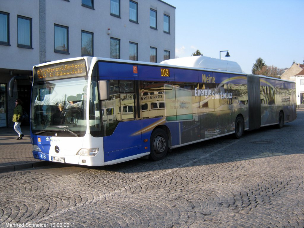 Das Foto zeigt einen Citaro Gelenkbus von Saarbahn und Bus in Saarbrcken Dudweiler auf dem Dudoplatz.