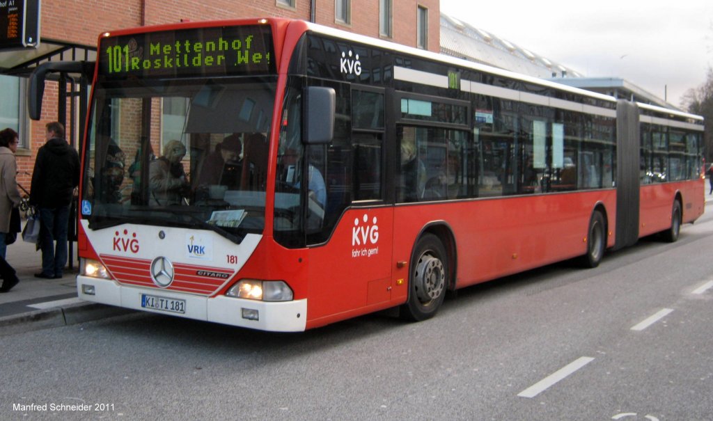 Das Foto zeigt einen Citaro Bus von Kiel. Die Aufnahme habe ich im Dezember 2011 in Kiel am Hauptbahnhof gemacht.