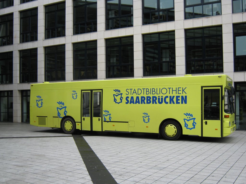 Das Foto zeigt einen MAN Bus der Stadtbibliothek Saarbrcken. Die Aufnahme des Foto war am 07.09.2010.