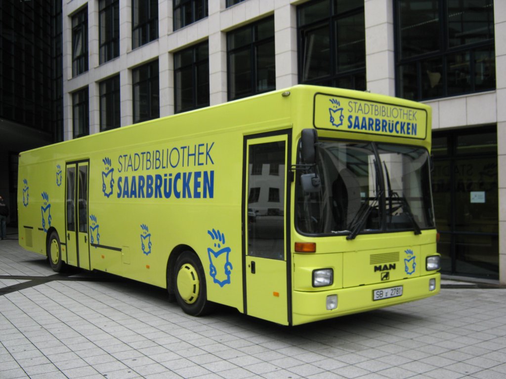 Das Foto zeigt einen MAN Bus der Stadtbibliothek Saarbrcken. Die Aufnahme des Foto war am 07.09.2010.