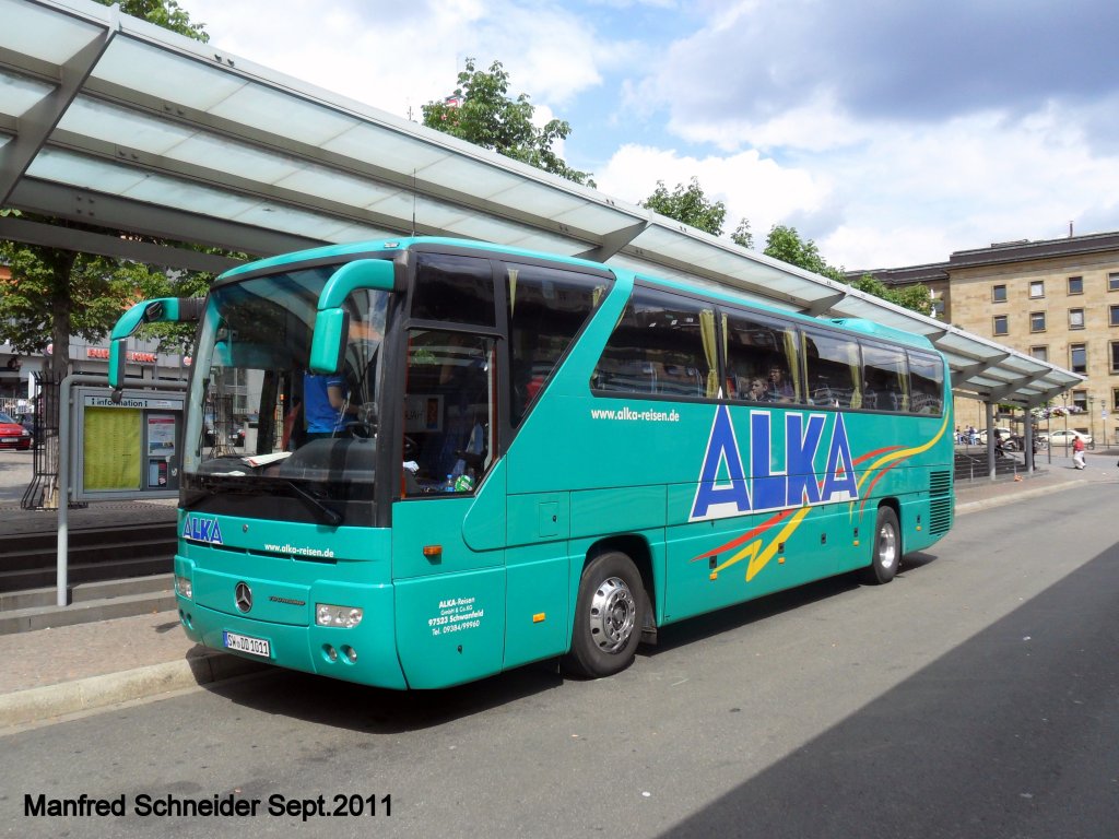 Das Foto zeigt einen Reisebus von Mercedes Tourismo.Aufgenommen habe ich das Bild am Hauptbahnhof in Saarbrcken. Das Bild habe ich 22.09.2011 gemacht.