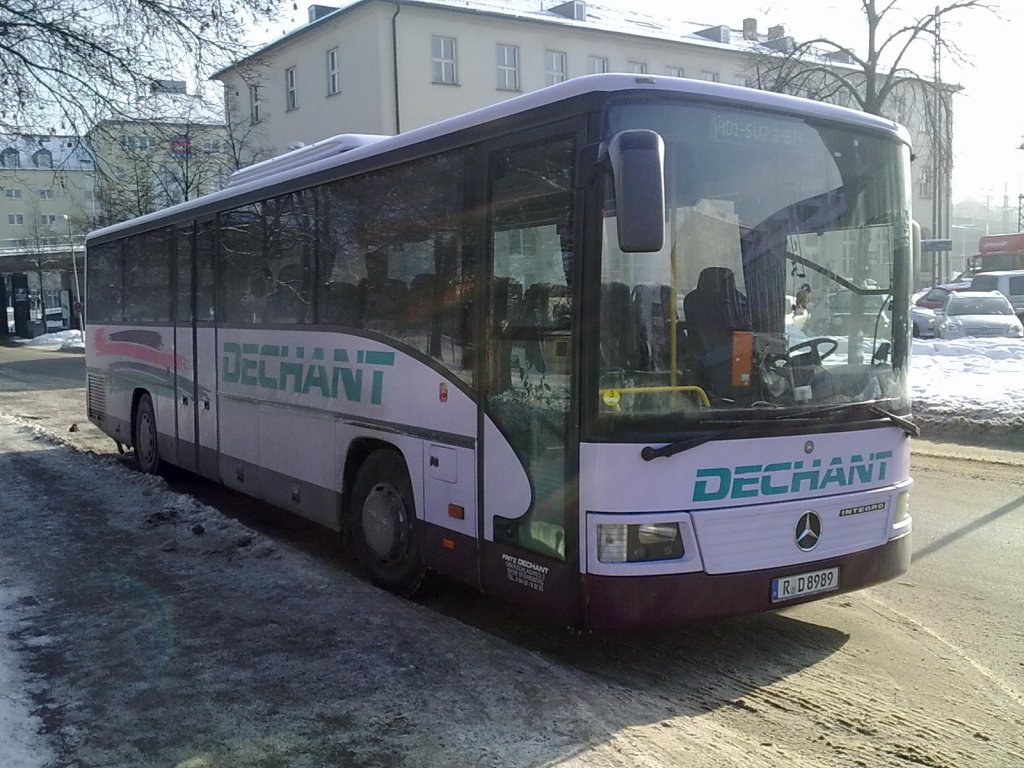 Dechant Reisen Mercedes Benz O550 Integro am 30.Dezember in Regensburg, Hbf