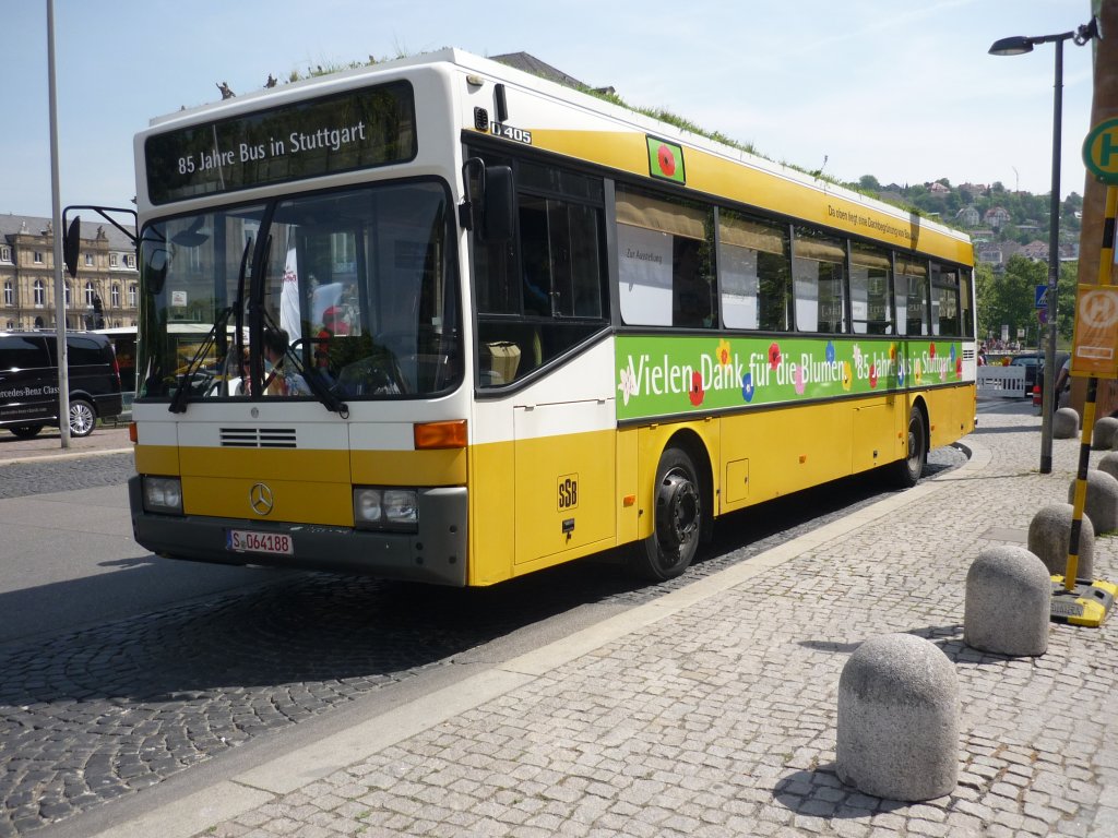 Den  MB-O 405 nochmal von der anderen Seite aufgenommen auf dem Schloplatz in Stuttgart.