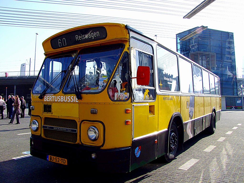 DEN OUDSTEN DAF ist in Rotterdam abgestellt;110902