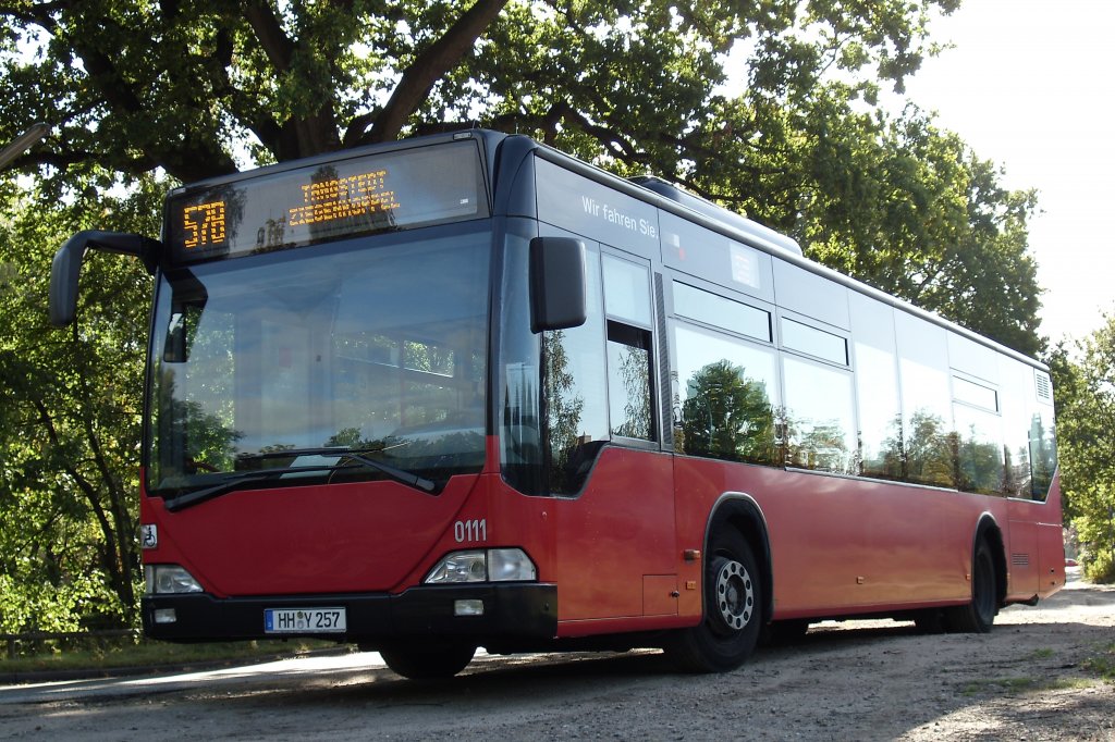 Der 0111 der VHH Betriebsstelle Quickborn am Schulzentrum Sd am 01.Oktober 2009