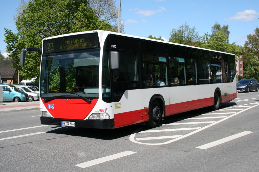 Der 200 fr Jasper gebaute Citaro mit der Nummer 8343 am 5.Mai 2010 bei der Einfahrt in die Busanlage Barmbek

