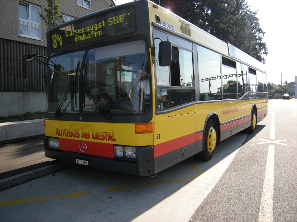 Der alte Regiobus Nummer 51 ausnahmsweise auf der Linie 84.